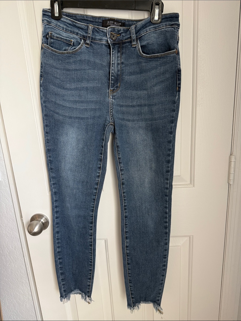 Judy Blue Medium Blue High-Rise Cropped Skinny Jeans
